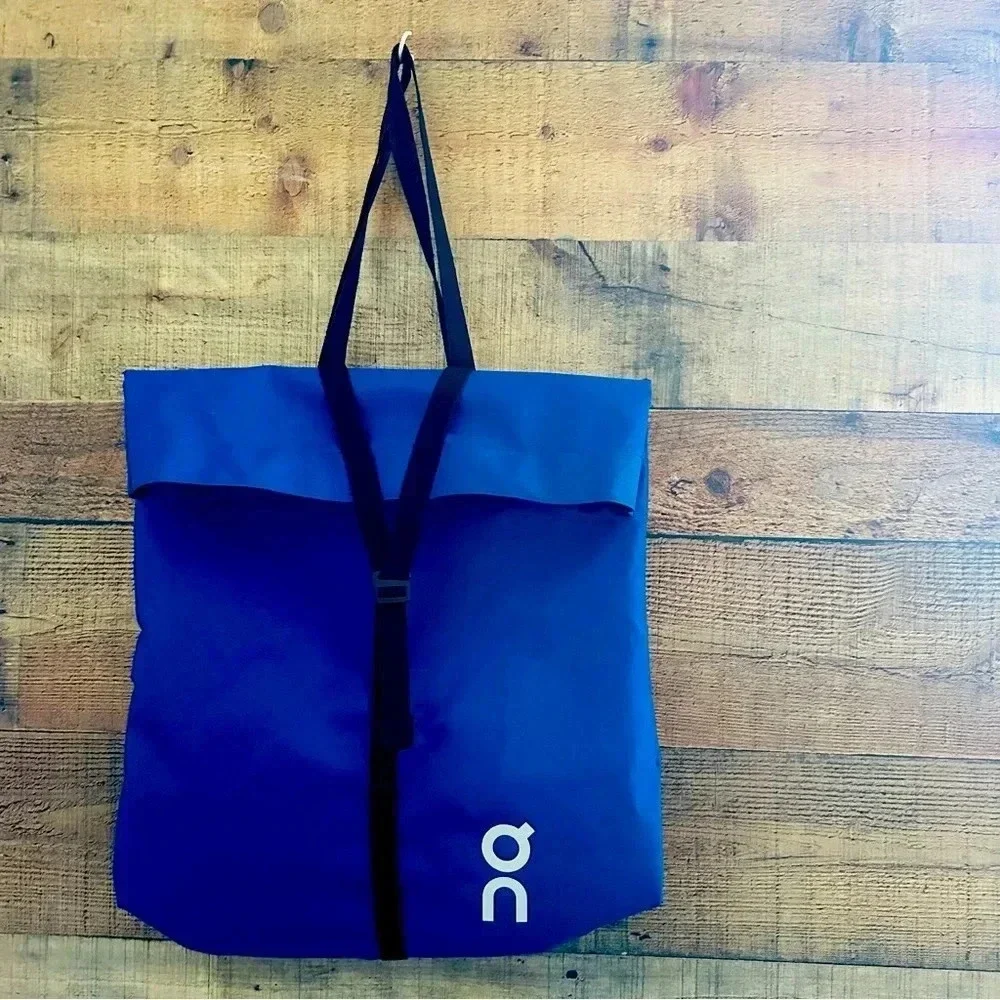 Unisex NWOT ON Cloud Running Ambassador/Marketing Bag